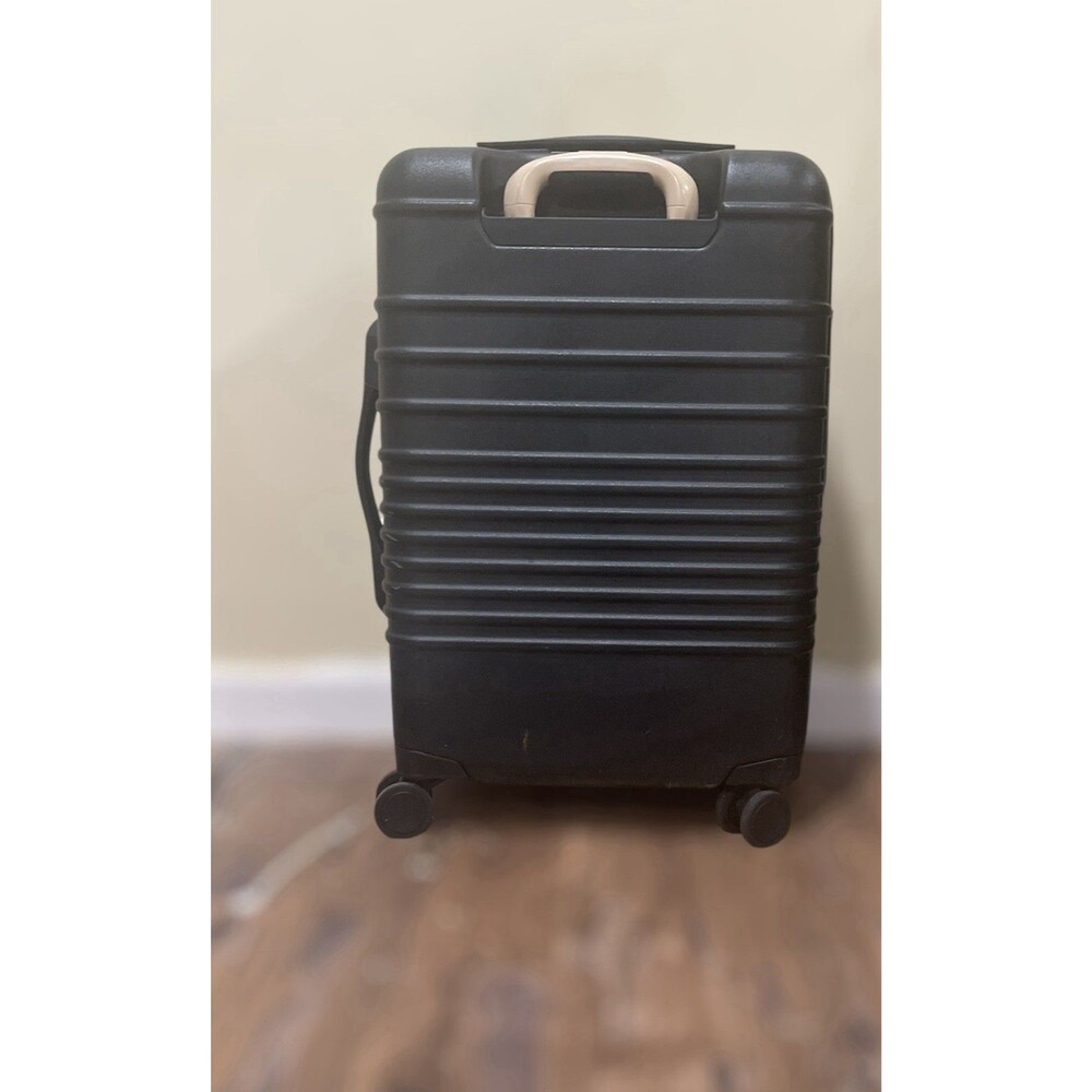 BÉIS Carry On Roller Black Luggage | Shay Mitchell BAE Suitcase